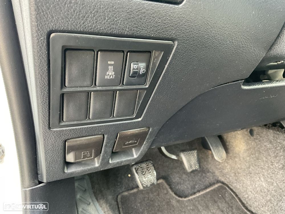 Toyota Hilux 2.4 D-4D 2WD CE - 20