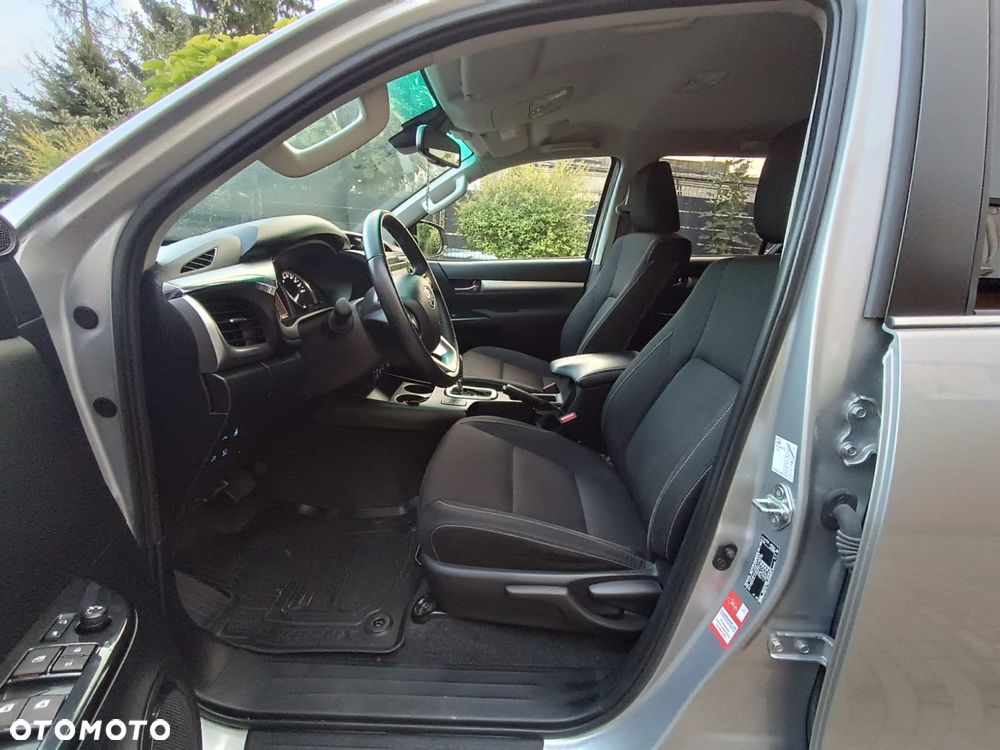 Toyota Hilux 2.8 D-4D Double Cab Invincible Sport 4x4 - 27