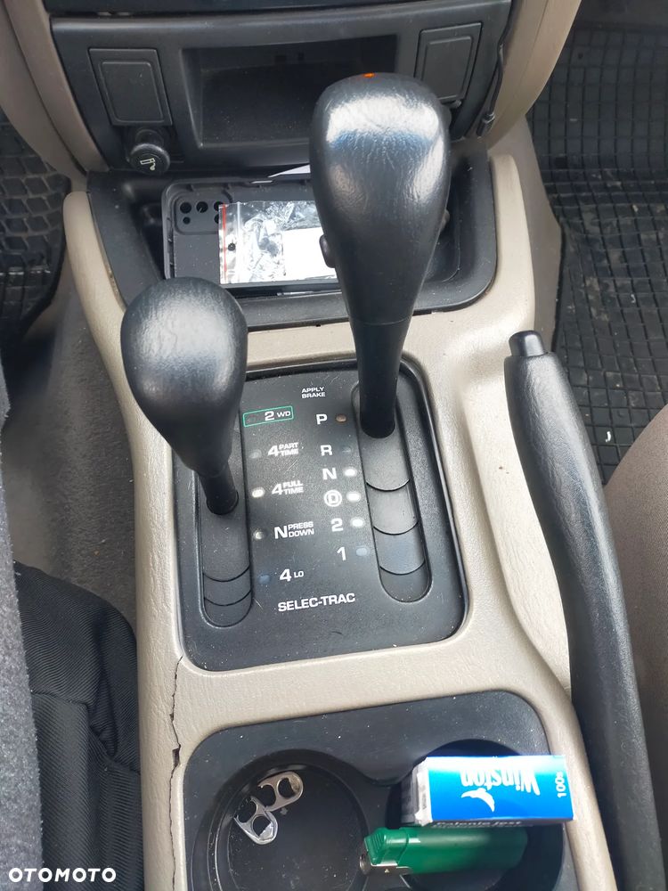 Jeep Grand Cherokee 4.0 Laredo - 25