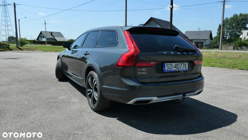 Volvo V90 Cross Country D5 AWD Pro - 4