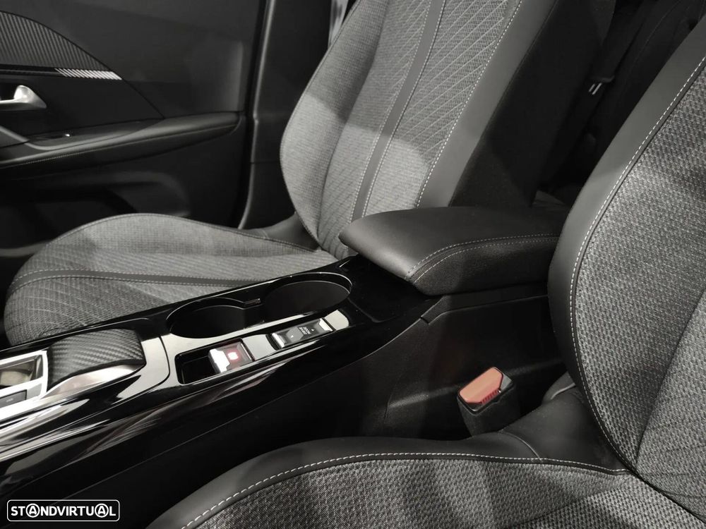 Peugeot e-2008 54 kWh Allure - 10
