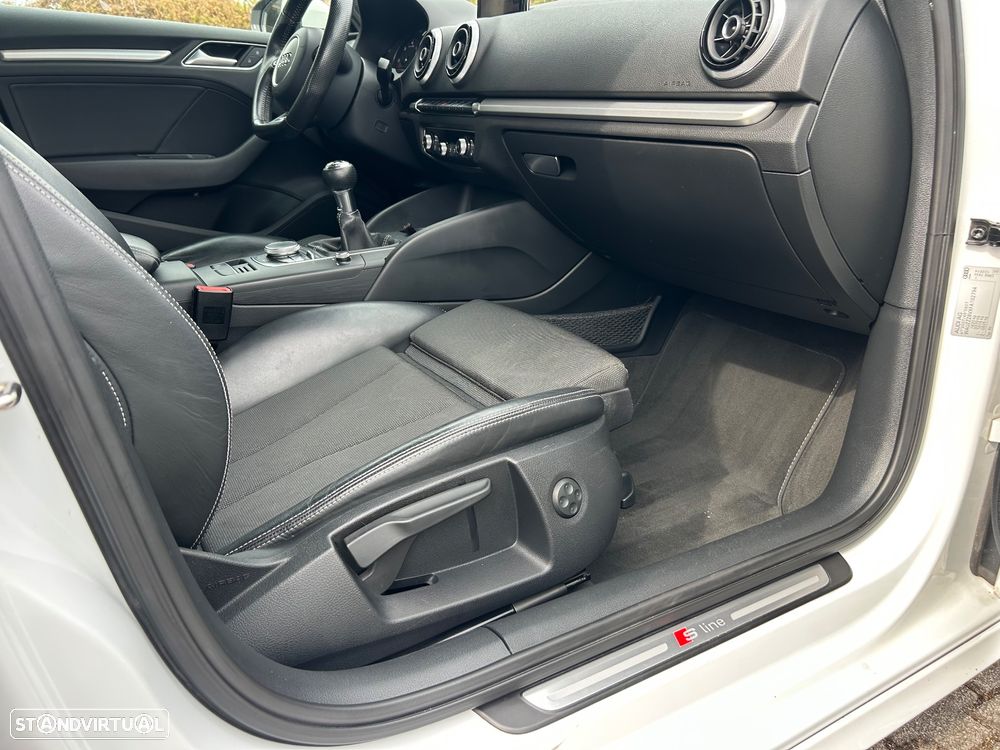 Audi A3 1.6 TDI (clean diesel) S line Sport Pack - 11