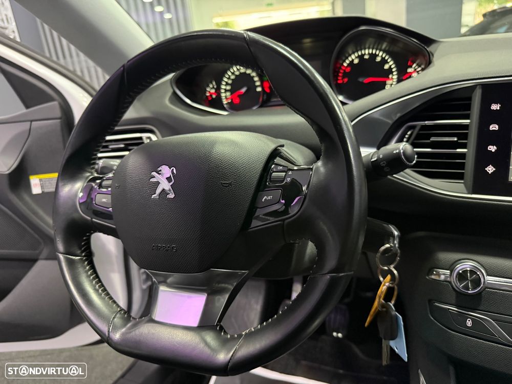 Peugeot 308 SW 1.2 PureTech Allure Full LED - 12