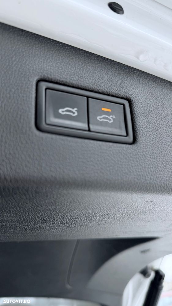 Volkswagen Tiguan - 11