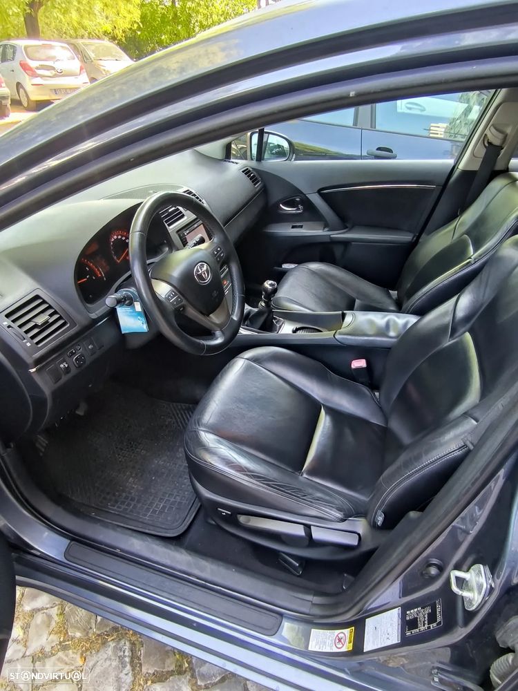 Toyota Avensis SW 2.0 D-4D Exclusive +Pele+GPS - 9