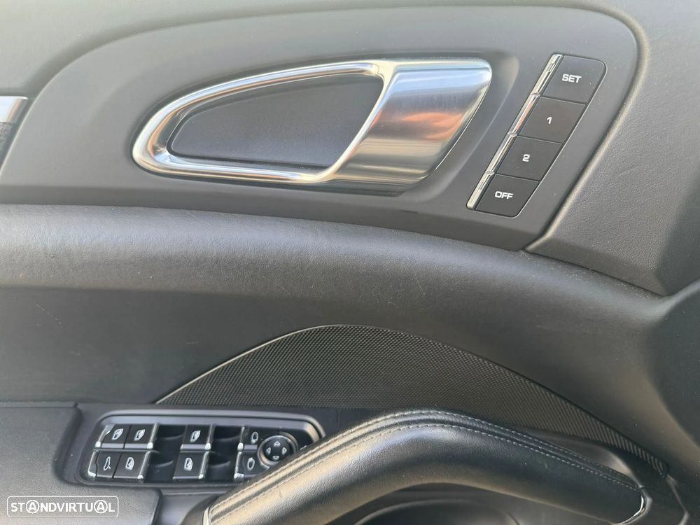 Porsche Cayenne Turbo - 15