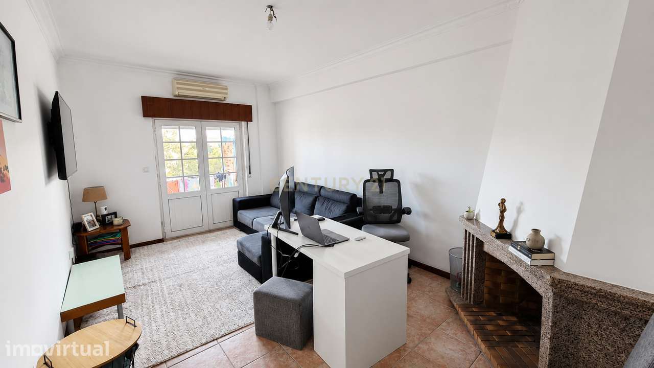 Apartamento T2 com Duas Varandas na Quinta do Álamo, Seixal. - Grande imagem: 2/5