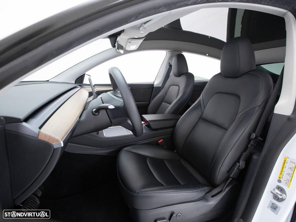 Tesla Model Y RWD - 10