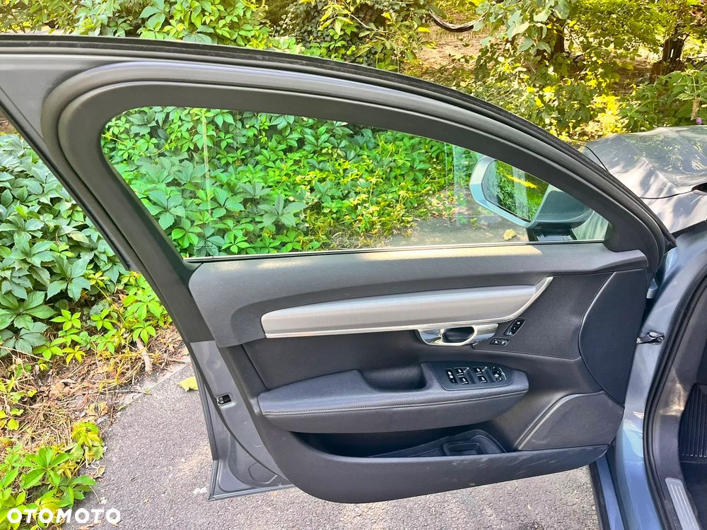 Volvo V90 D4 Momentum - 37
