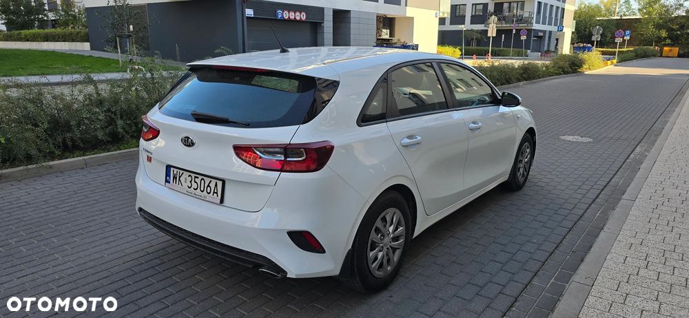 Kia Ceed - 10
