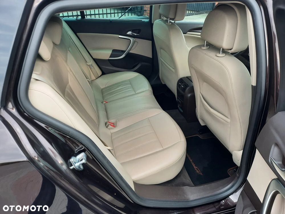 Opel Insignia 2.0 Turbo Design Edition - 16