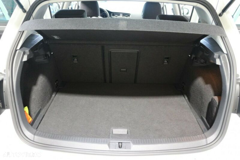 Volkswagen Golf 1.0 TSI DSG - 17