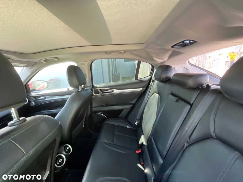 Alfa Romeo Stelvio - 26