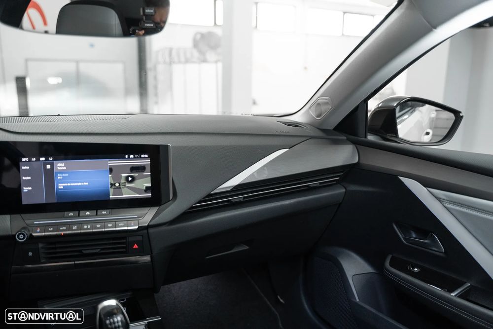 Opel Astra 1.2 T Elegance - 19