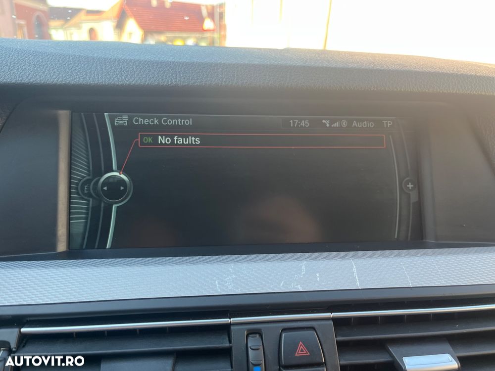 BMW Seria 5 525d xDrive AT - 10