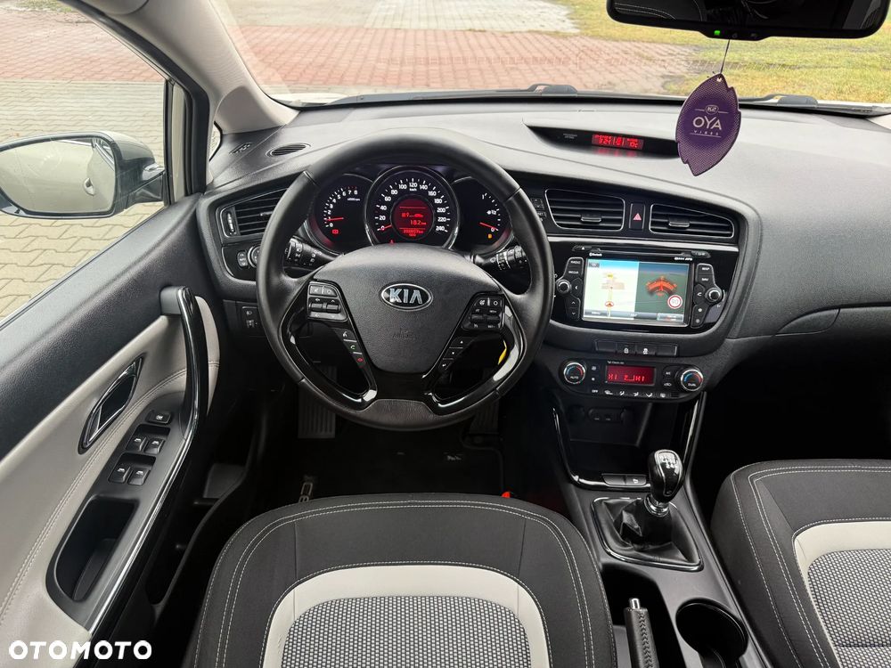 Kia Ceed 1.6 GDI Platinum Edition - 17