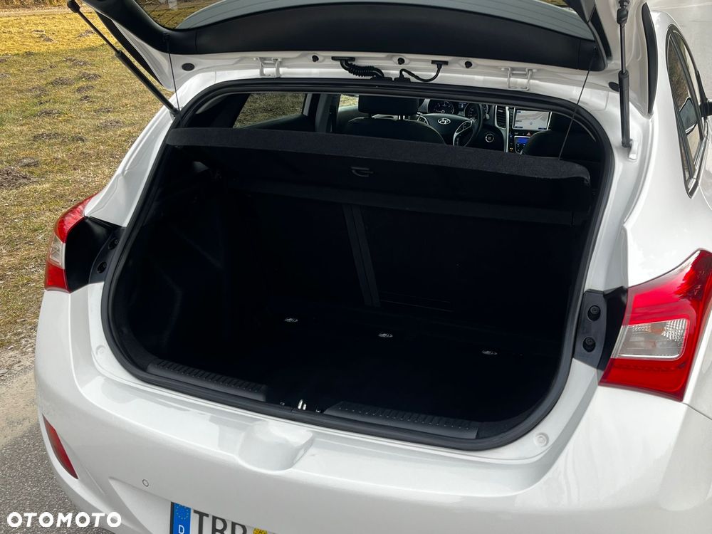 Hyundai i30 1.6 CRDi Fifa World Cup Edition - 20