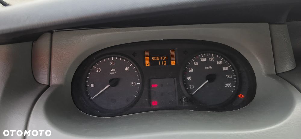 Opel Vivaro L2H1 2.9t - 8