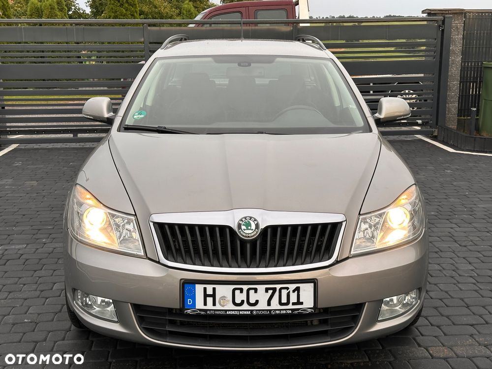 Skoda Octavia 2.0 TDI DPF Ambiente - 2