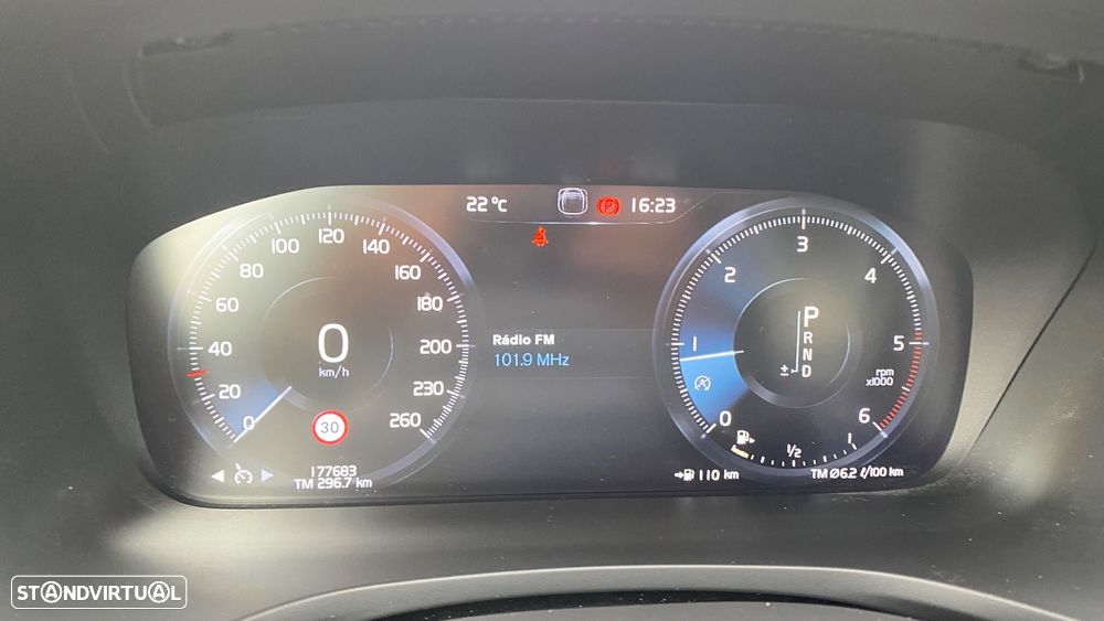 Volvo V60 2.0 D3 Momentum Plus Geartronic - 33