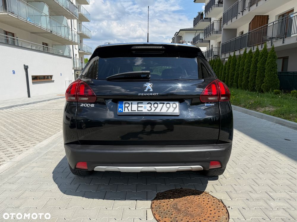 Peugeot 2008 1.2 Pure Tech Style S&S EAT6 - 4