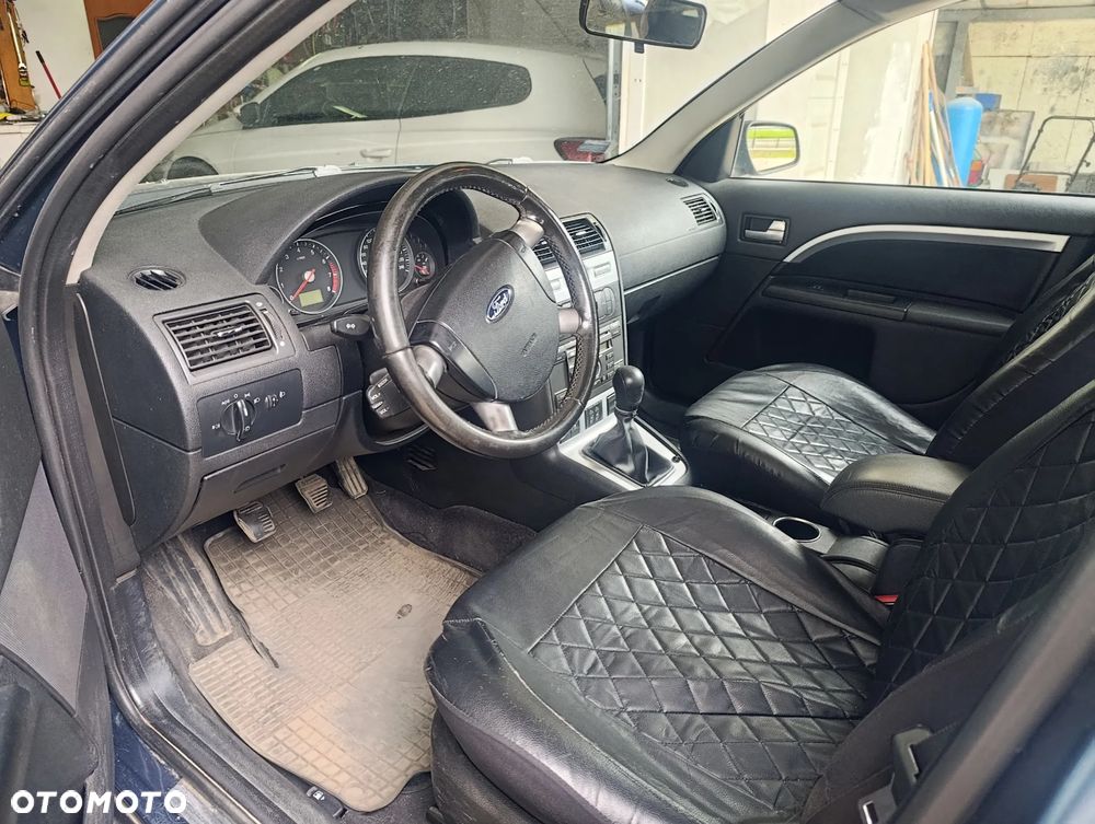 Ford Mondeo 1.8 Ambiente - 17