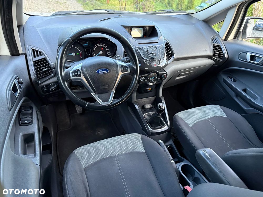 Ford EcoSport 1.5 TDCi TITANIUM - 8