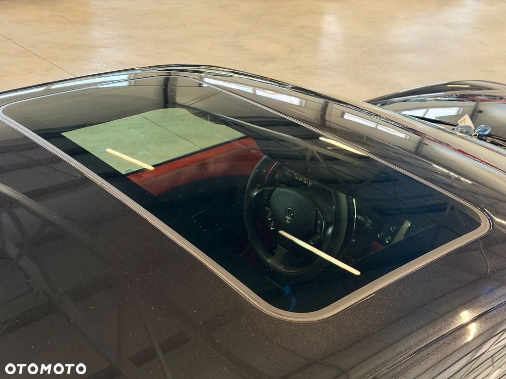 Maserati Quattroporte - 15