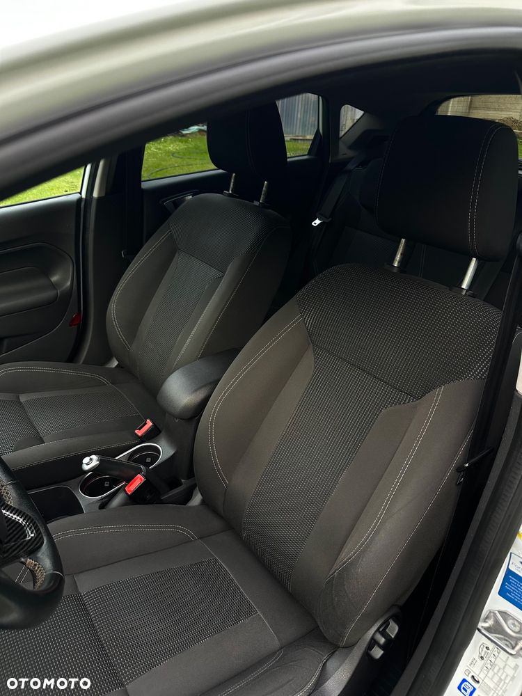 Ford Fiesta 1.0 EcoBoost Titanium - 12