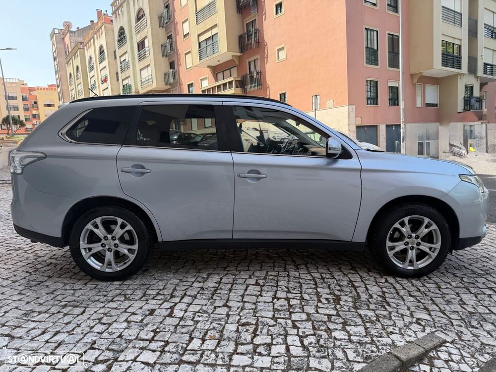 Mitsubishi Outlander 2.2 DI-D Intense - 4