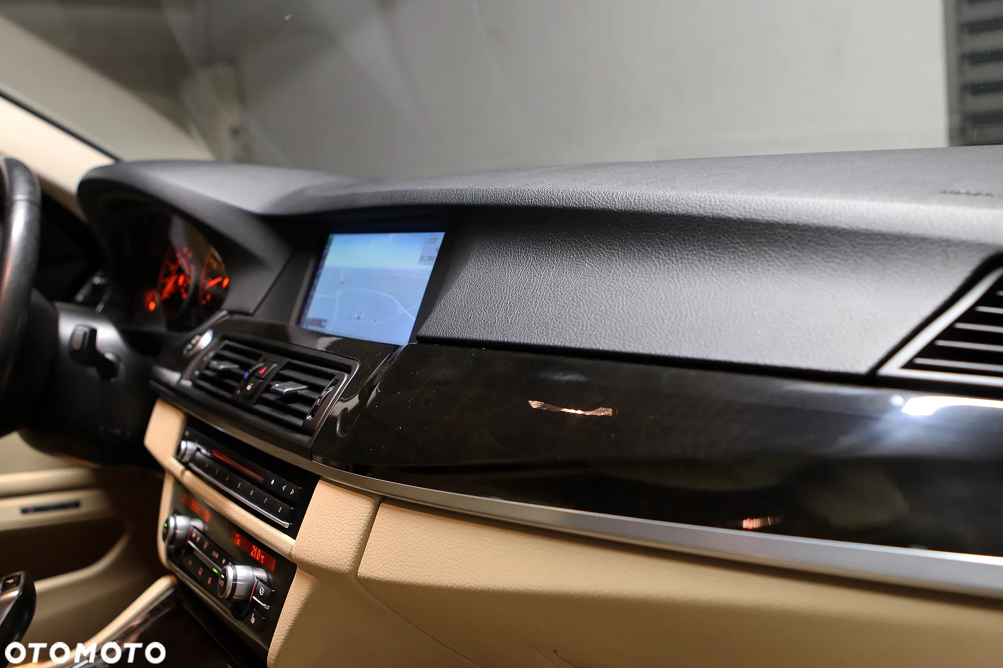 BMW Seria 5 528i - 26