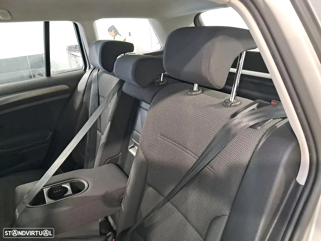 VW Golf Variant 1.6 TDi Confortline - 10