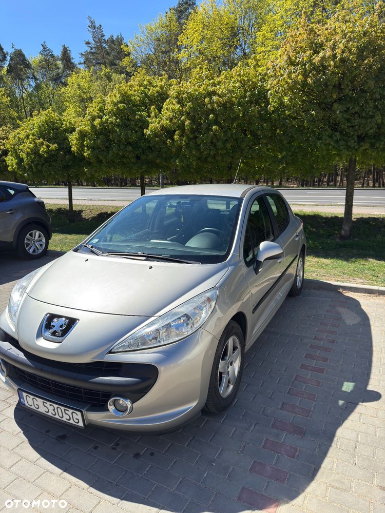 Peugeot 207 1.4 - 5