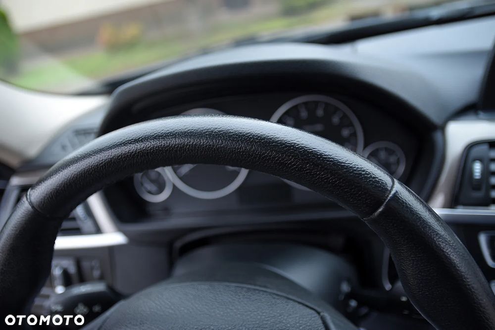 BMW Seria 3 316i Modern Line - 26