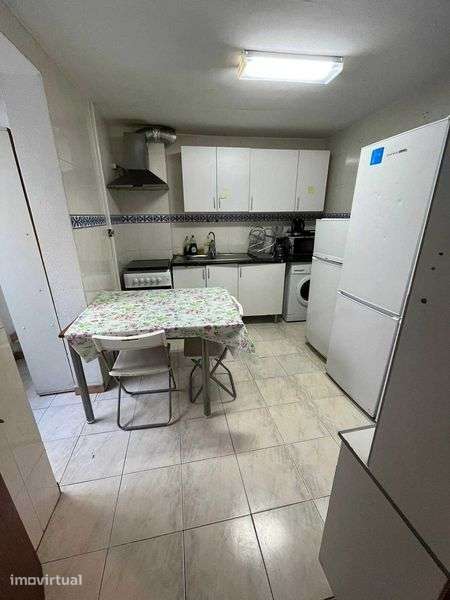 T-1 MOBILADO,Equipado.Alfama, Lisboa. Só renda+caução. - Grande imagem: 4/6