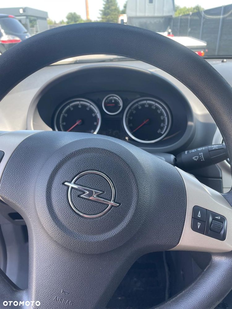 Opel Corsa 1.4 16V Innovation - 9