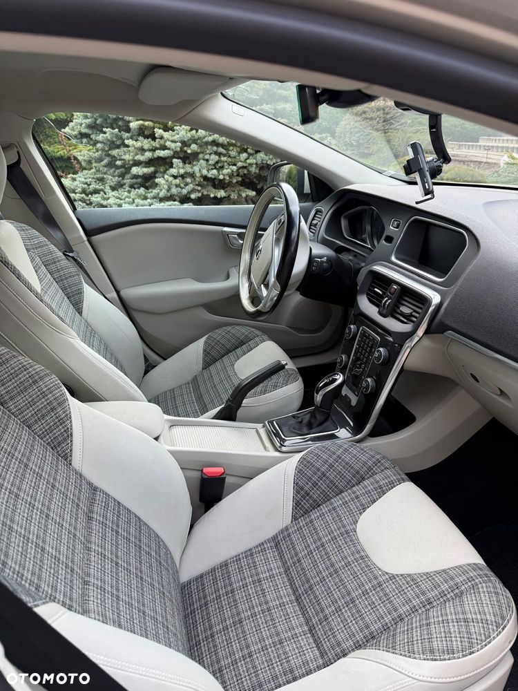 Volvo V40 T3 Drive-E R-Design Momentum - 10