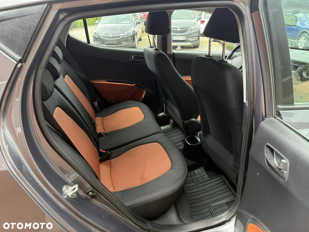 Hyundai i10 1.0 Fifa World Cup Edition - 27