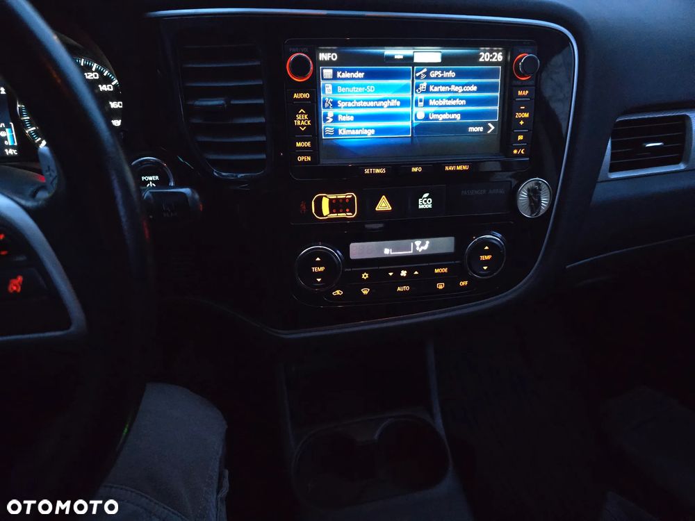 Mitsubishi Outlander 2.0 4WD - 25