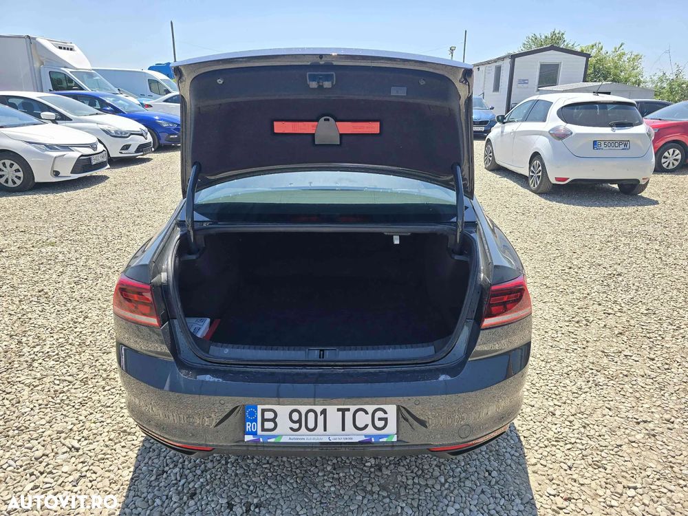 Volkswagen Passat - 8