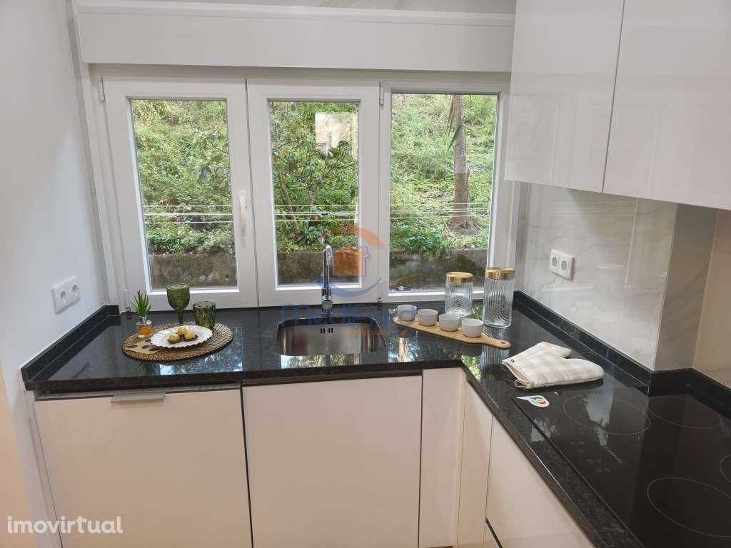 Apartamento T2 Totalmente Remodelado c/ Arrecadação de 27 m2 | Cent... - Grande imagem: 3/19