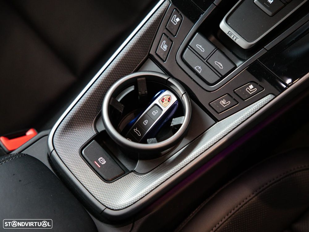 Porsche 911 (992) Carrera S - 42