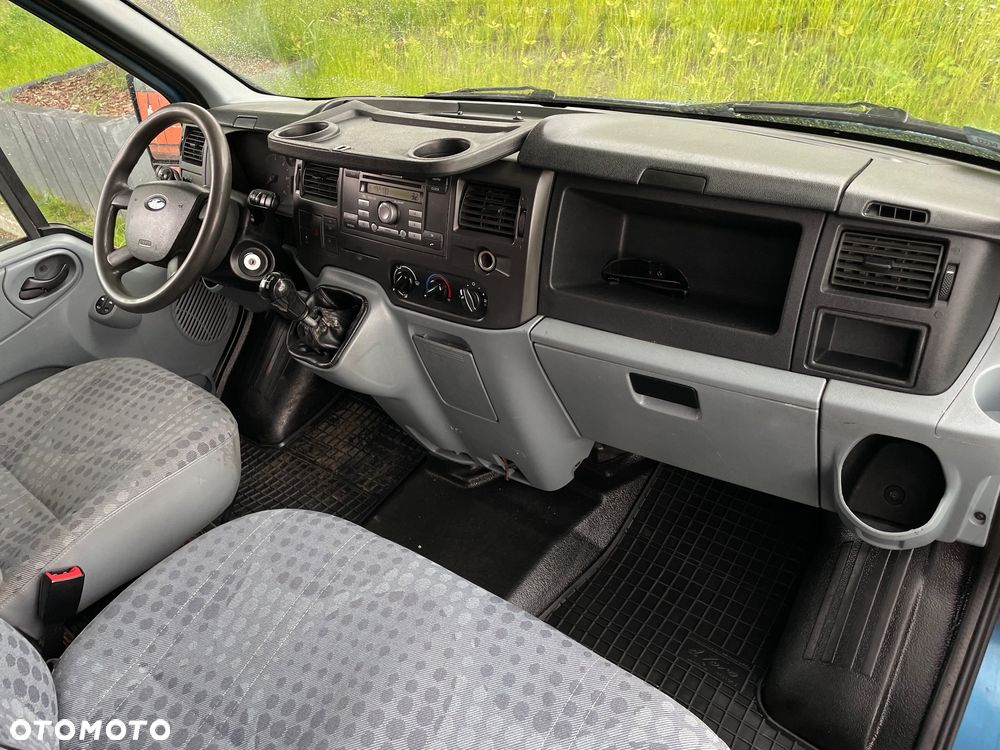 Ford Transit - 12