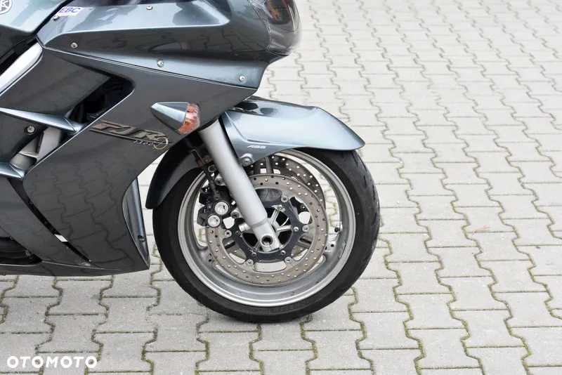 Yamaha FJR - 7