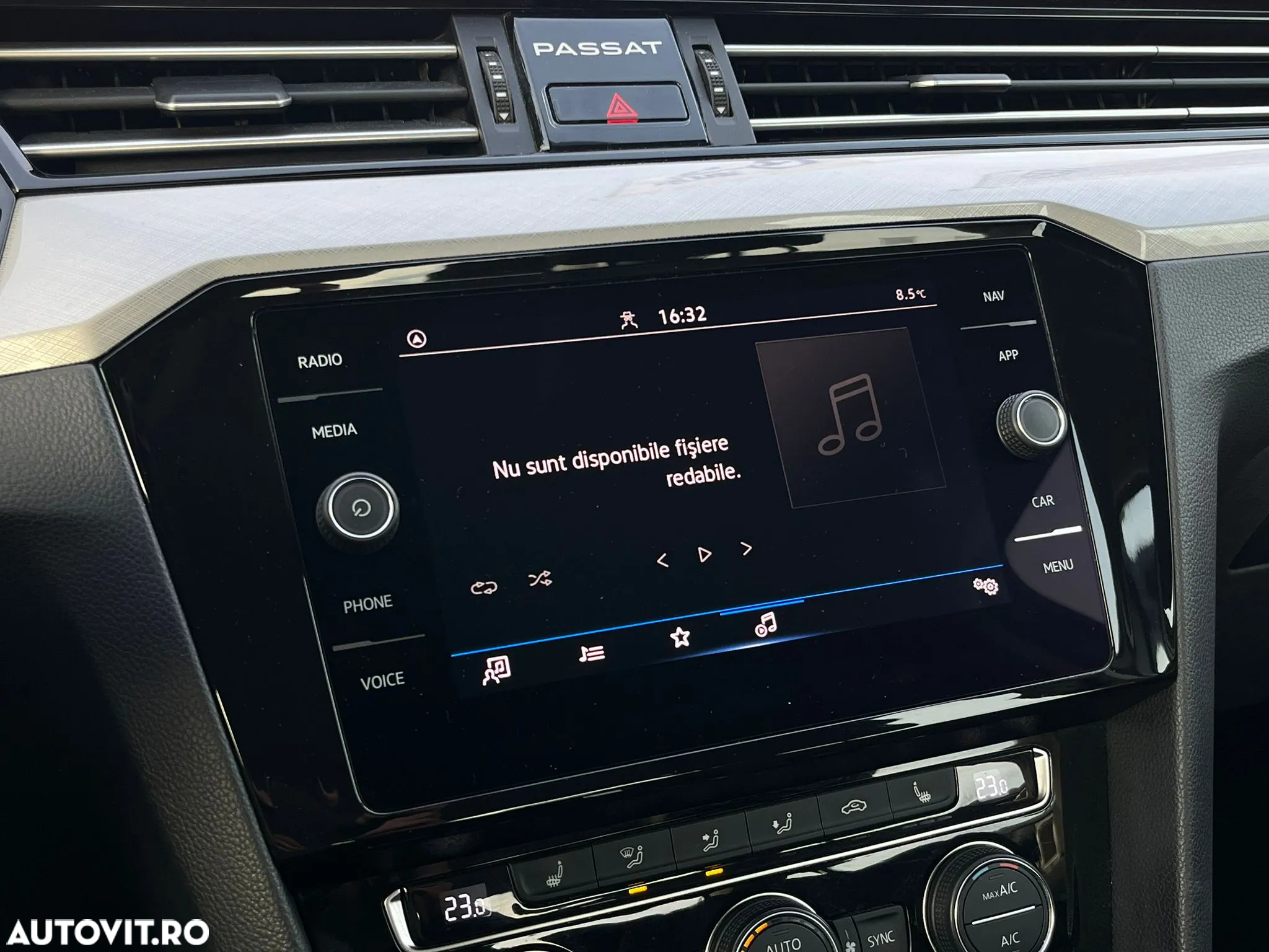 Volkswagen Passat - 20