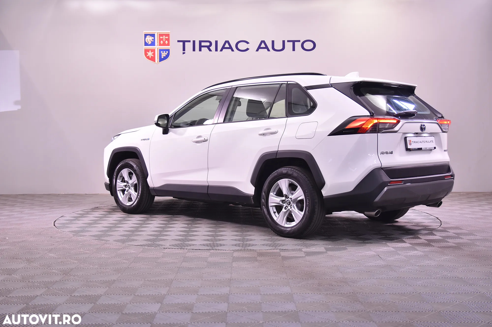 Toyota RAV4 - 3