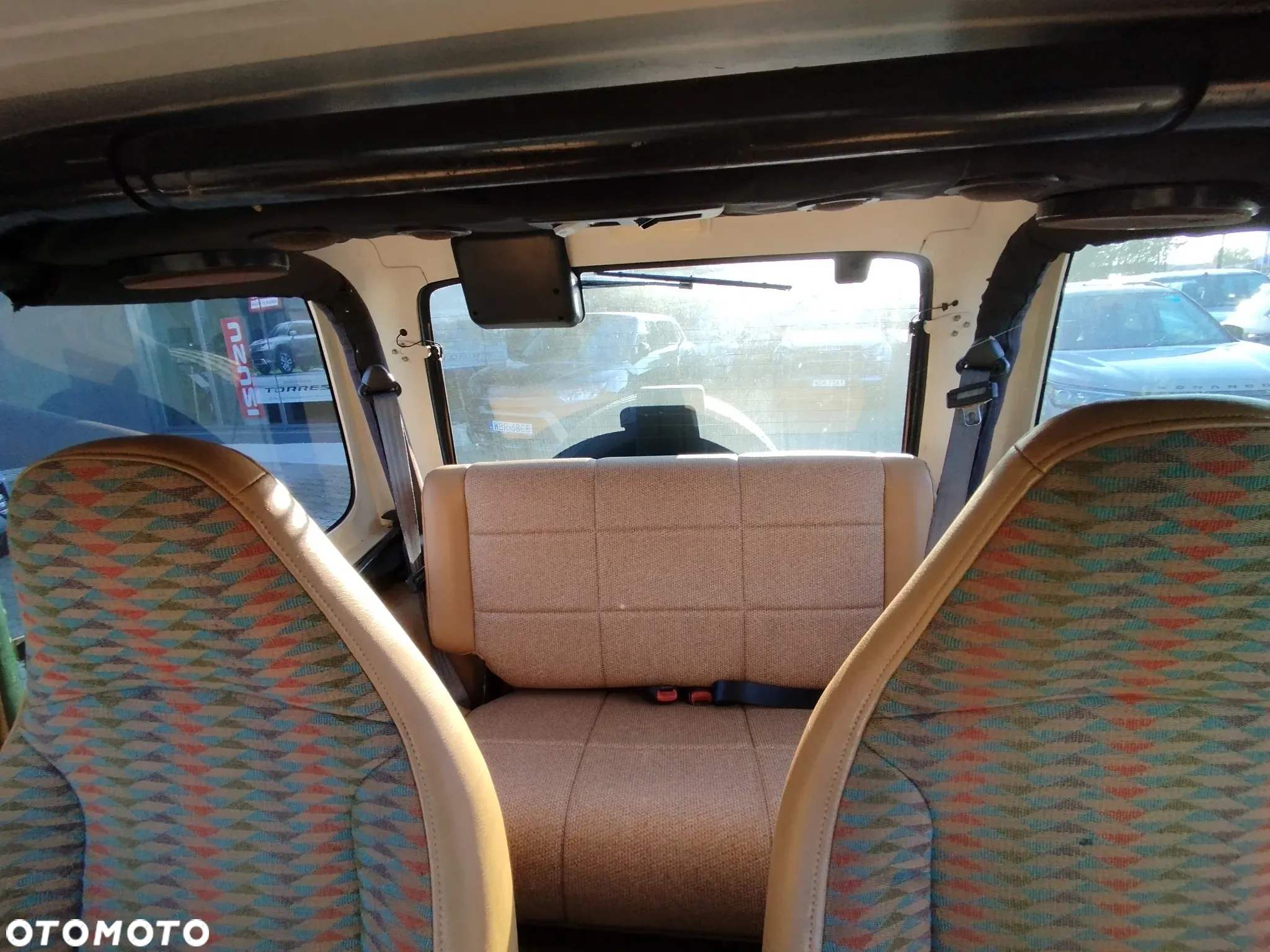 Jeep Wrangler 2.5L - 12