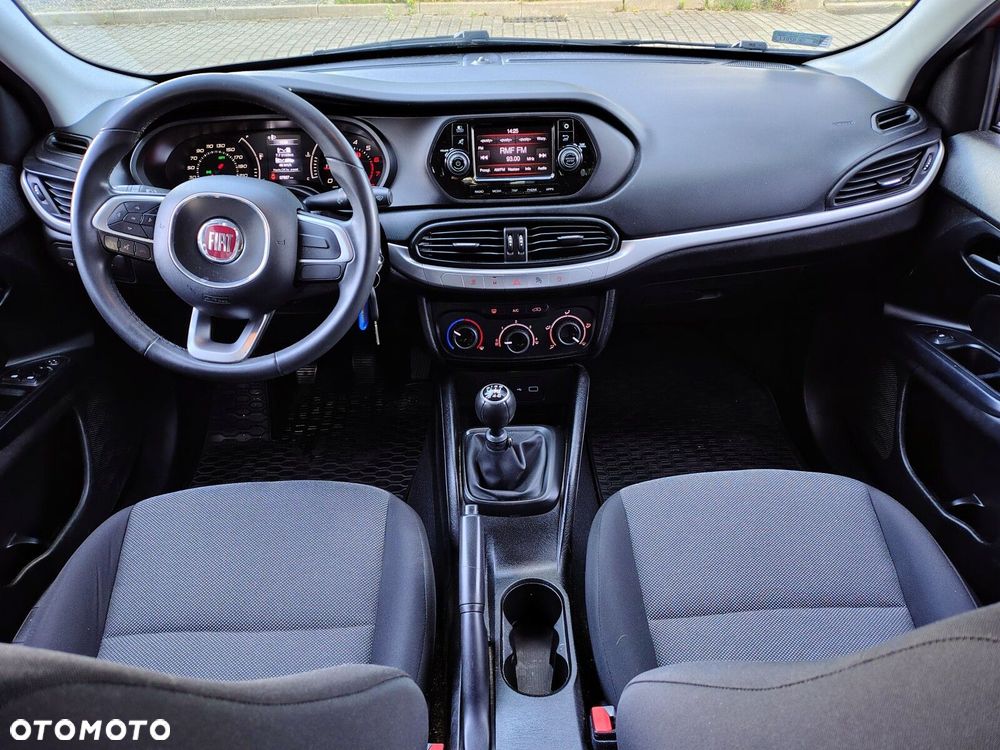 Fiat Tipo 1.4 T-Jet 16v Street - 12