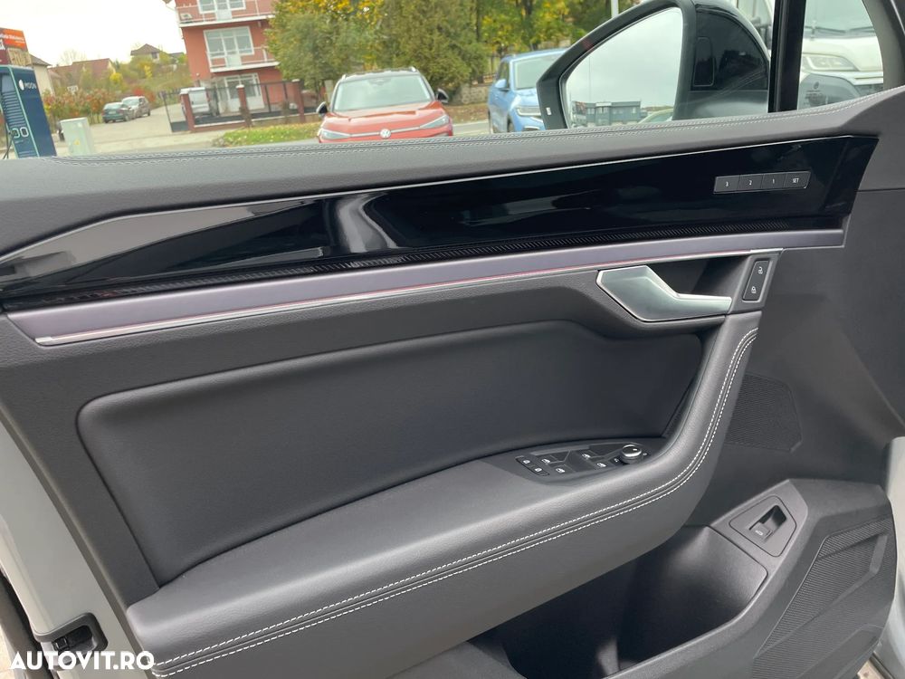 Volkswagen Touareg - 12
