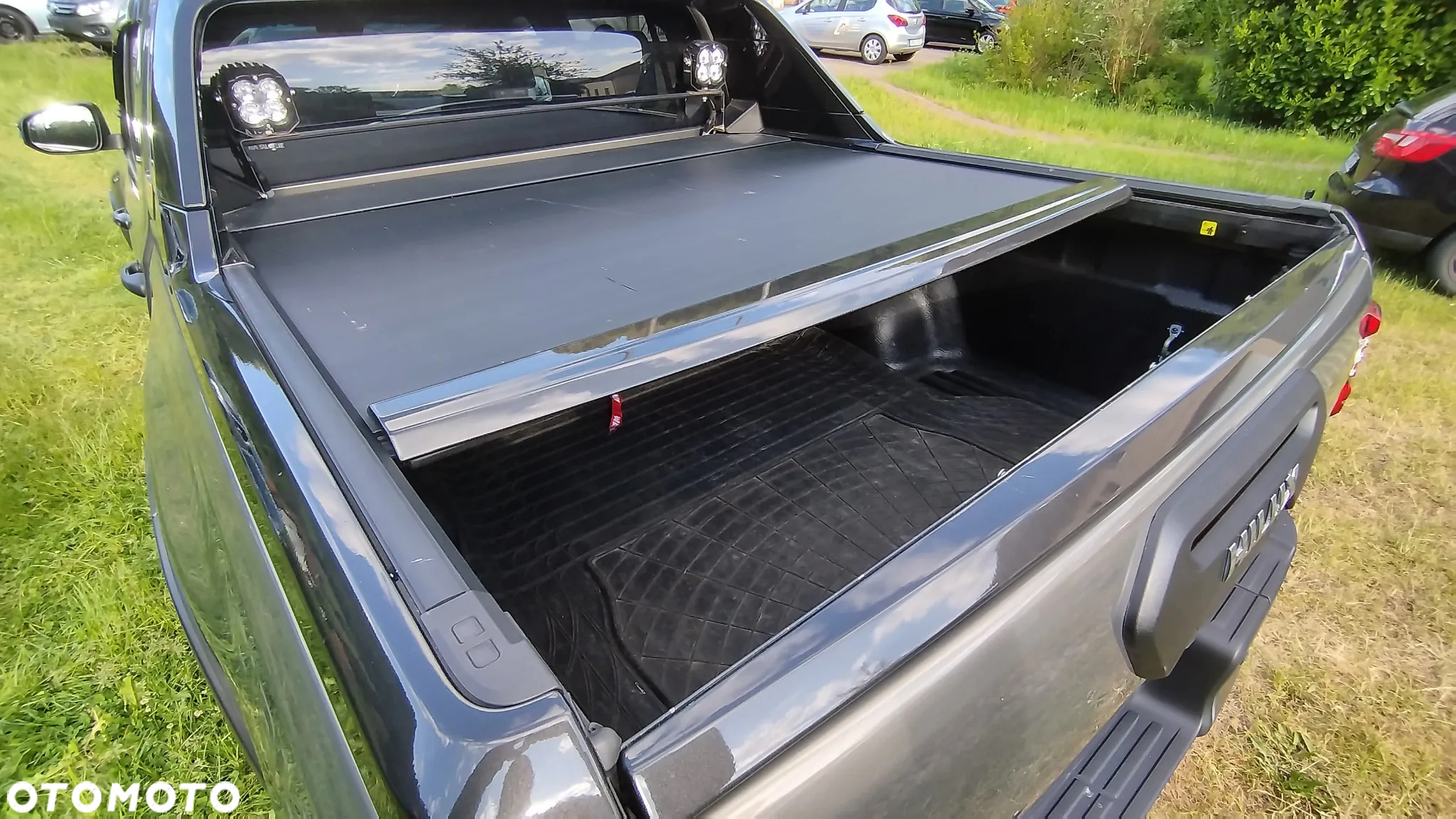 Toyota Hilux 2.8 D-4D Double Cab Invincible Sport 4x4 - 6